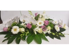 decoration table allonge fleurs parme et blanc