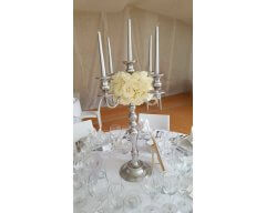 decoration table chandelier boule de roses blanche