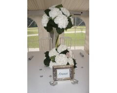 decoration table vase cannele fleurs hortensias blanc