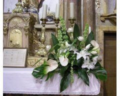 decoration eglise composition autel blanc