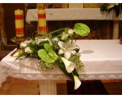 decoration eglise composition autel blanc et vert